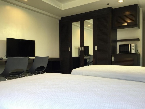 5880 Enriquez Residences image 9